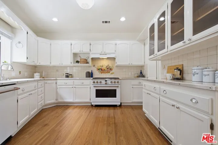 1700 Diamond Avenue, South Pasadena, California 91030