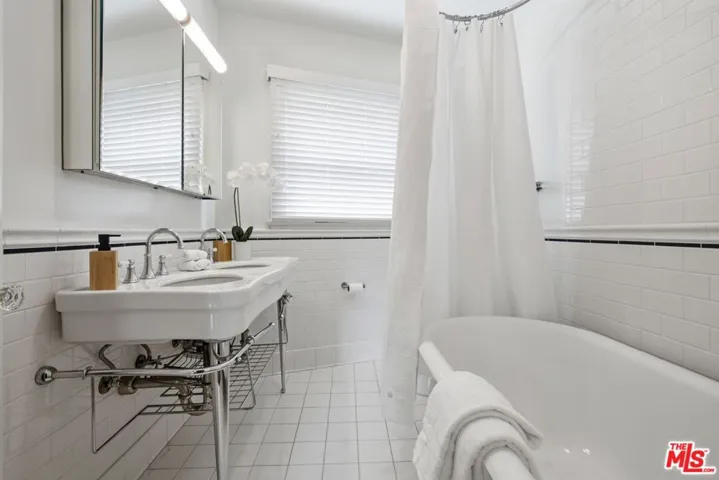 1700 Diamond Avenue, South Pasadena, California 91030