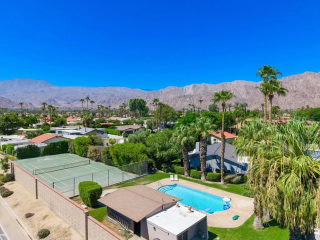 9-web-or-mls-KS_Huetra_0825_OPMG_009