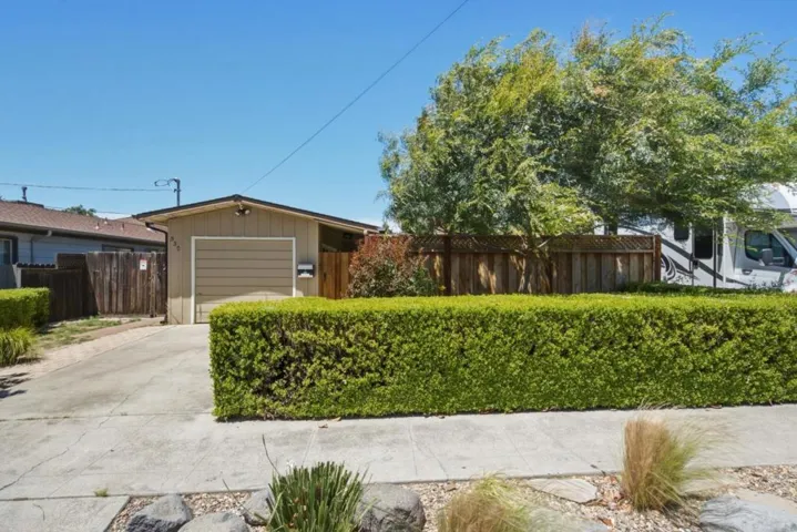 530 B Street, Hollister, California 95023