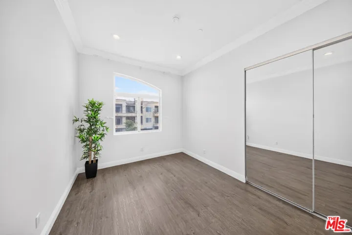 971 S St Andrews Place 301, Los Angeles, California 90019
