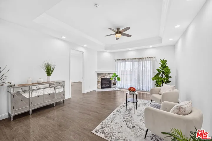 971 S St Andrews Place 301, Los Angeles, California 90019