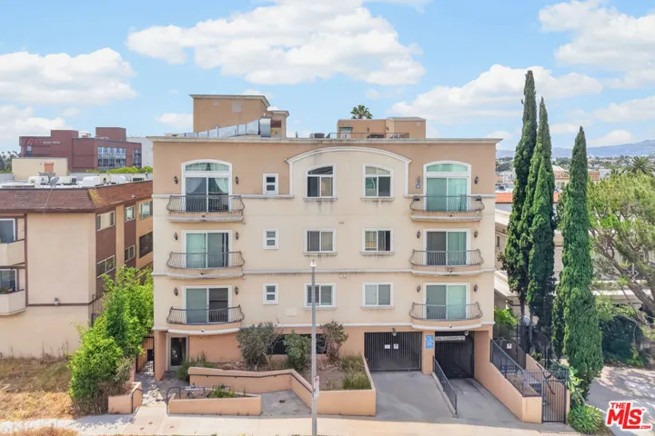 971 S St Andrews Place 301, Los Angeles, California 90019