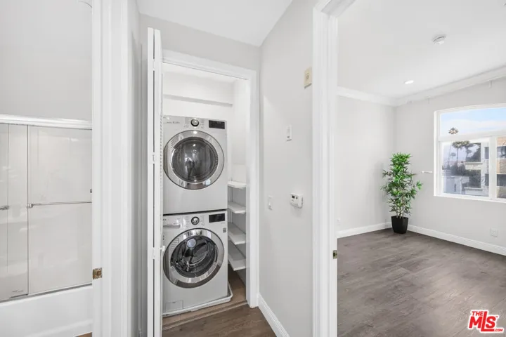 971 S St Andrews Place 301, Los Angeles, California 90019