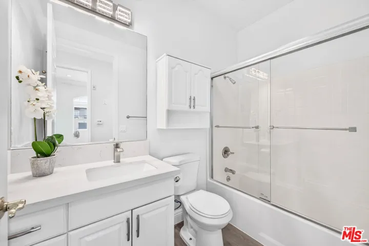 971 S St Andrews Place 301, Los Angeles, California 90019