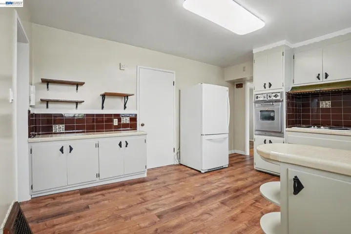 301 Lincoln Ave, Alameda, California 94501