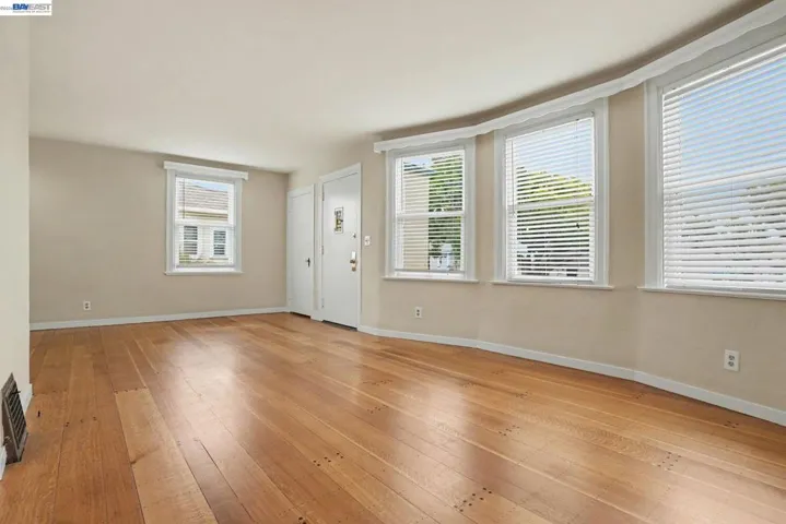301 Lincoln Ave, Alameda, California 94501