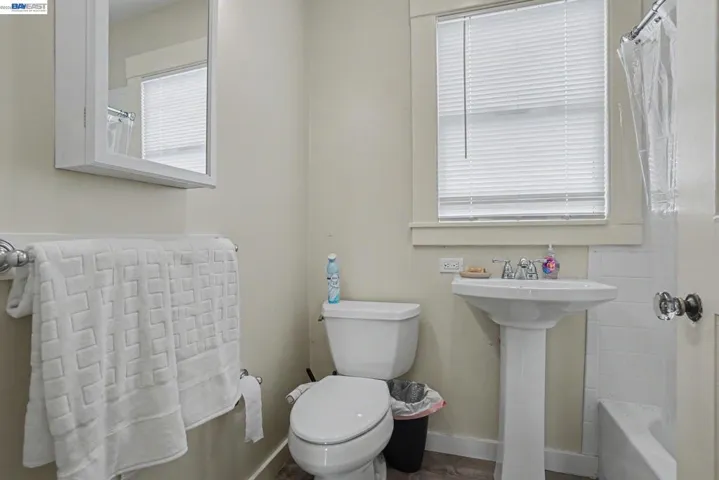 301 Lincoln Ave, Alameda, California 94501