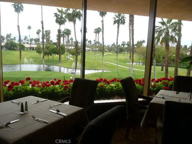 Beautiful Fairway Views with Clubhouse Dining