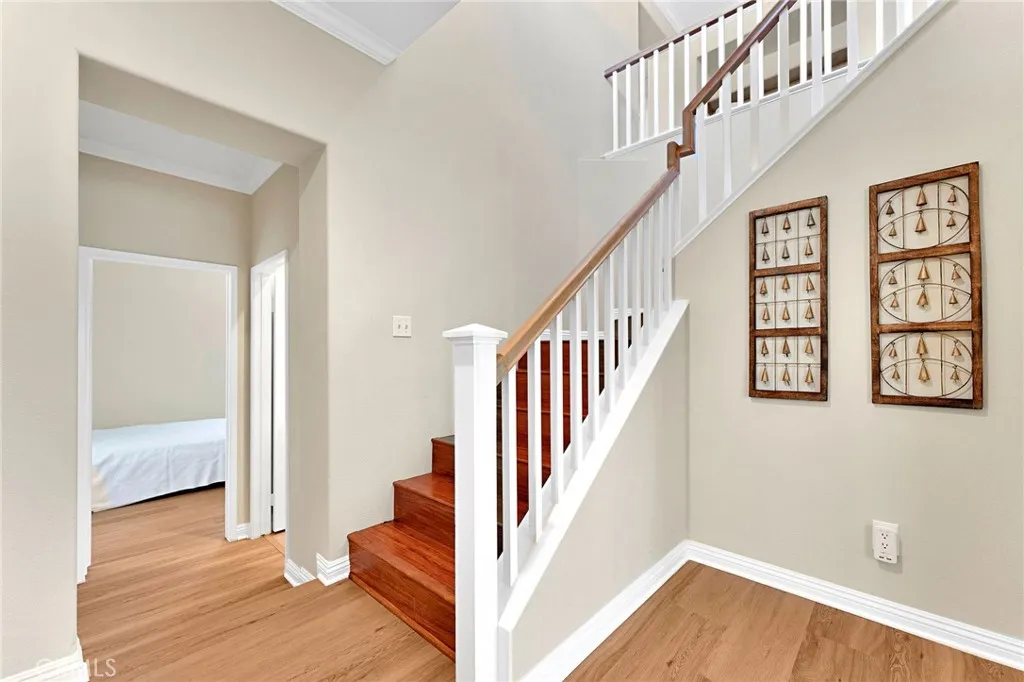 Separate first-floor bedroom and livingroom layout