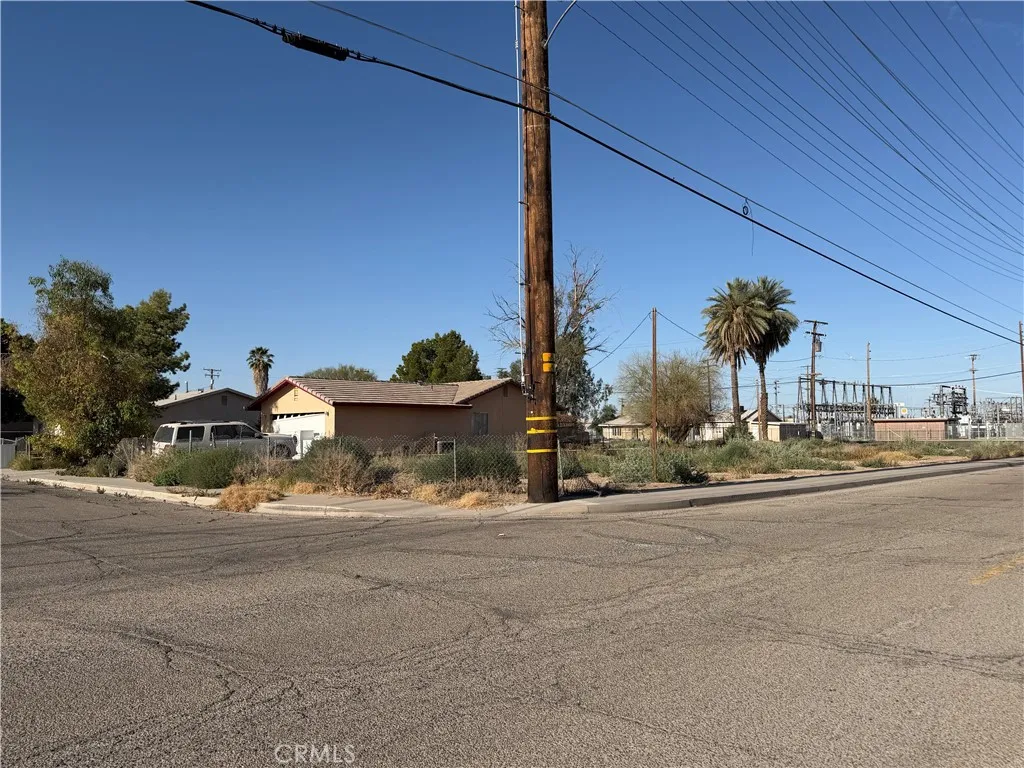 301 S Spring Street, Blythe, California 92225 — photo 4