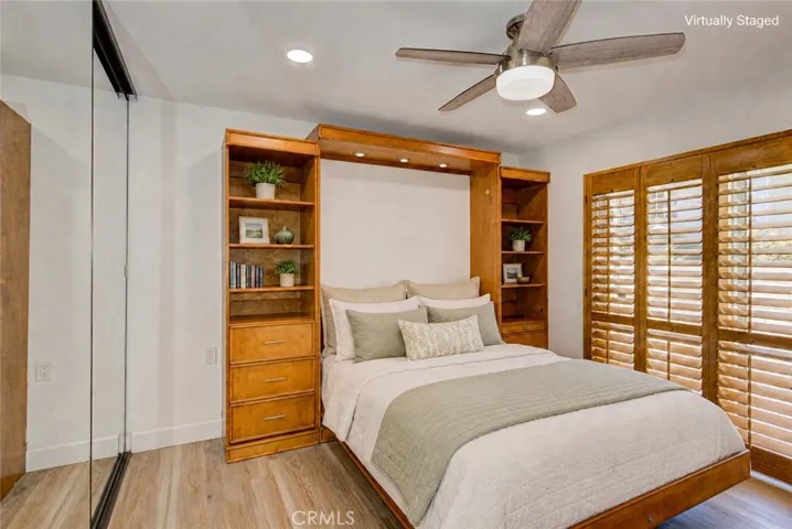 Murphy bed can stay or be removed by owner