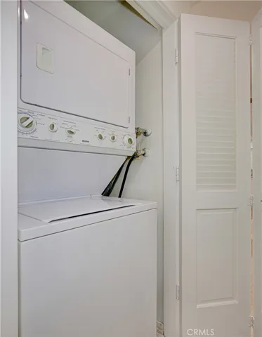 Washer/Dryer in hallway closet