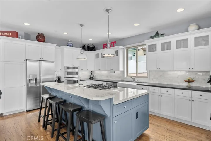 614 Manhattan Beach Boulevard, Manhattan Beach, California 90266