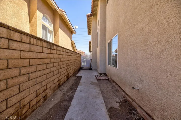 16045 Peach Tree, Fontana, California 92337