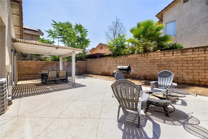 16045 Peach Tree, Fontana, California 92337