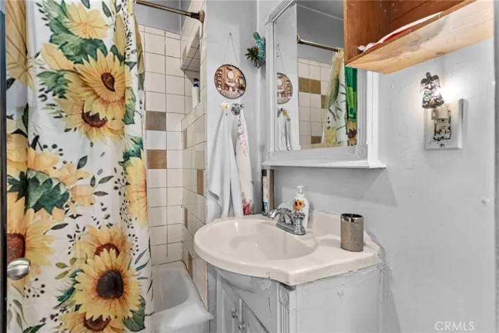 1154 1156 N Wilton Place, Los Angeles, California 90038