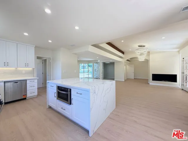 2000 San Ysidro Drive, Beverly Hills, California 90210