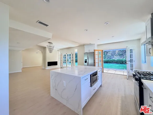 2000 San Ysidro Drive, Beverly Hills, California 90210
