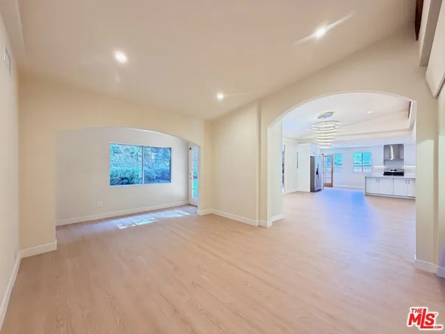 2000 San Ysidro Drive, Beverly Hills, California 90210