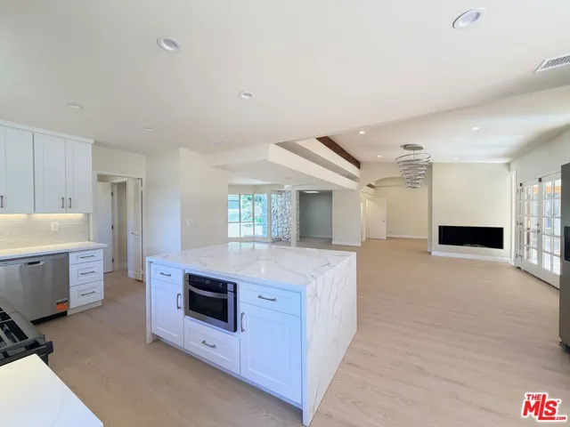 2000 San Ysidro Drive, Beverly Hills, California 90210