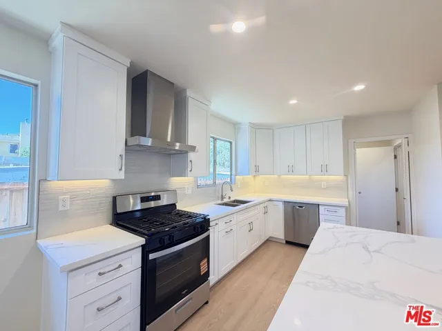 2000 San Ysidro Drive, Beverly Hills, California 90210