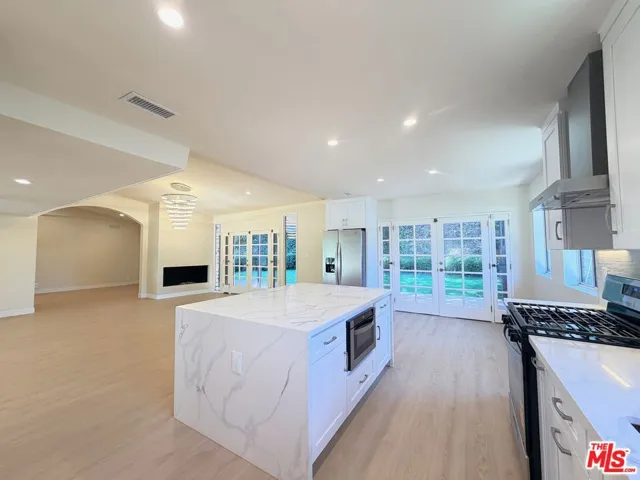 2000 San Ysidro Drive, Beverly Hills, California 90210