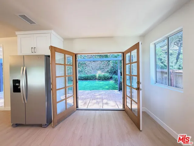 2000 San Ysidro Drive, Beverly Hills, California 90210