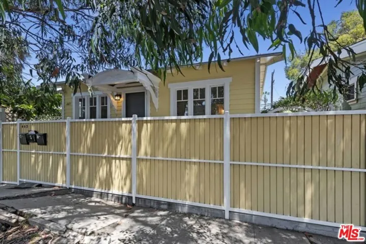 443 Grand A, Venice, California 90291
