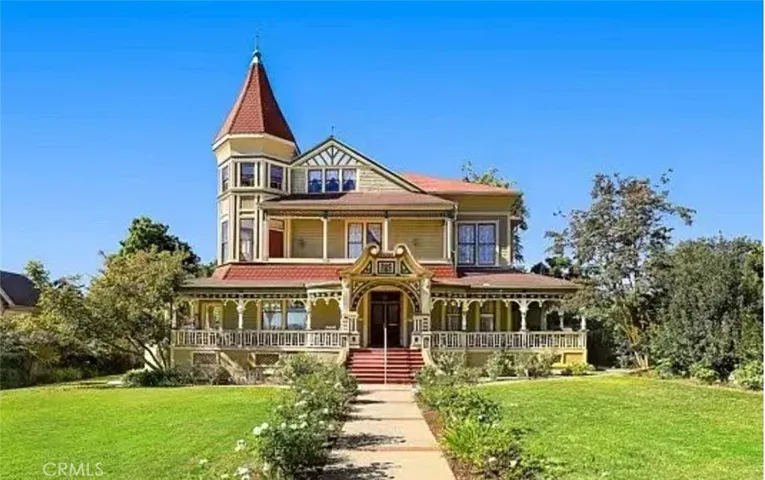 225 N Lima St 204, Sierra Madre, California 91024