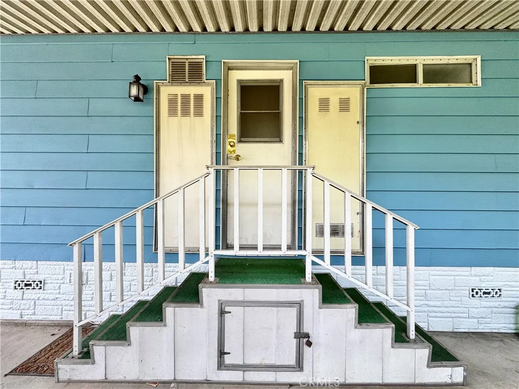 Side entrance under car port