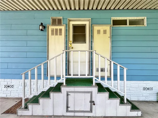 Side entrance under car port