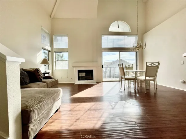 350 Via Capri 201, Corona, California 92879