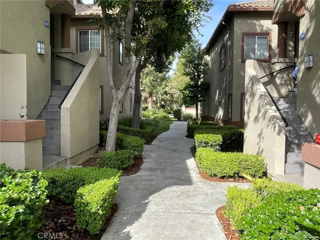 350 Via Capri 201, Corona, California 92879