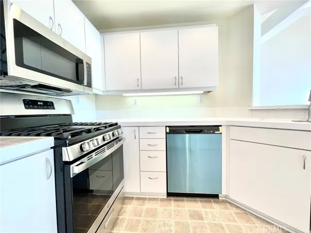 350 Via Capri 201, Corona, California 92879