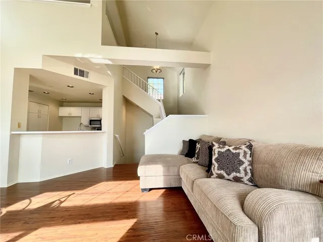 350 Via Capri 201, Corona, California 92879