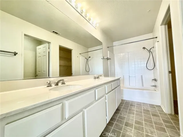 350 Via Capri 201, Corona, California 92879