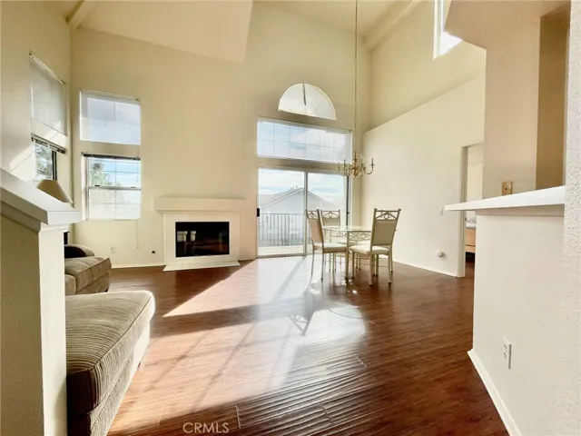 350 Via Capri 201, Corona, California 92879