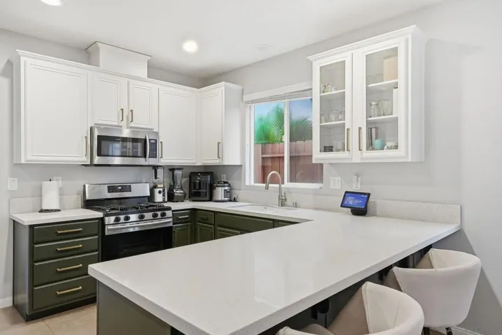 522 Mary Lane, El Cajon, California 92021