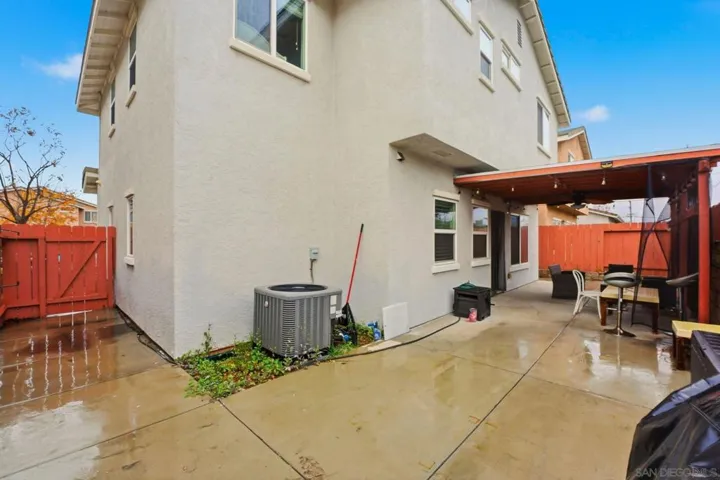 522 Mary Lane, El Cajon, California 92021