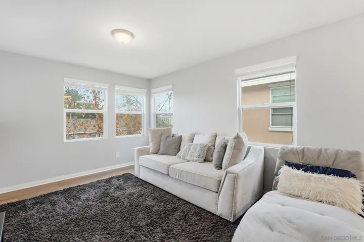 522 Mary Lane, El Cajon, California 92021