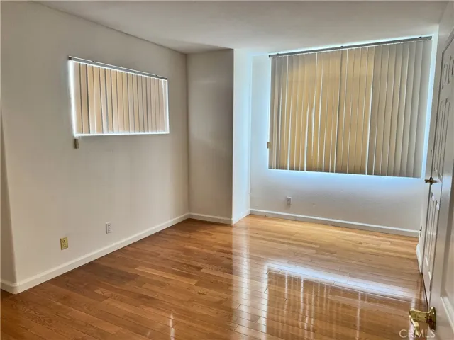 18319 Hart Street 3, Reseda, California 91335
