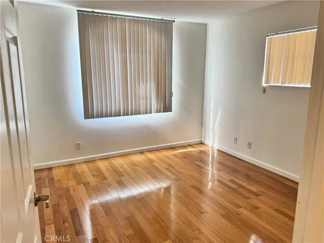 18319 Hart Street 3, Reseda, California 91335