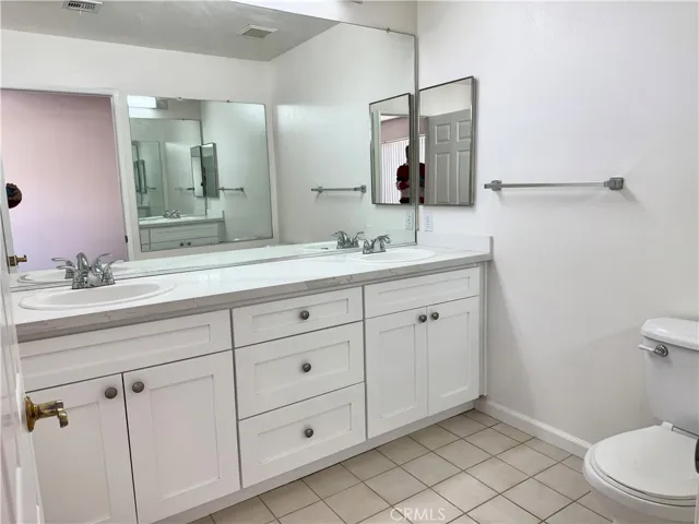 18319 Hart Street 3, Reseda, California 91335