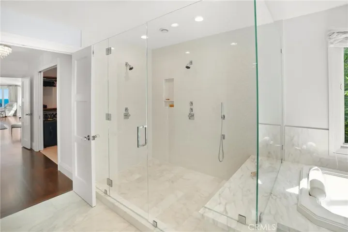 Oversized Primary Shower