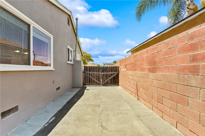 6415 Hardwick, Lakewood, California 90713