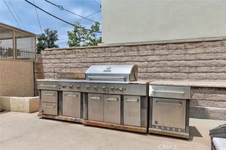 5143 Bakman 417, North Hollywood, California 91601