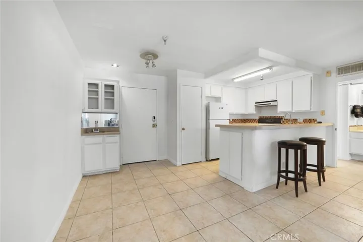 open kitchen with breakfast bar