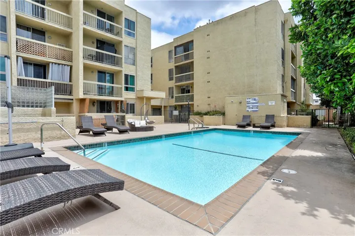 5143 Bakman 417, North Hollywood, California 91601