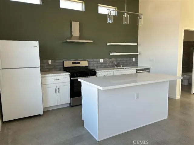 7374 Olympic Road, Joshua Tree, California 92252